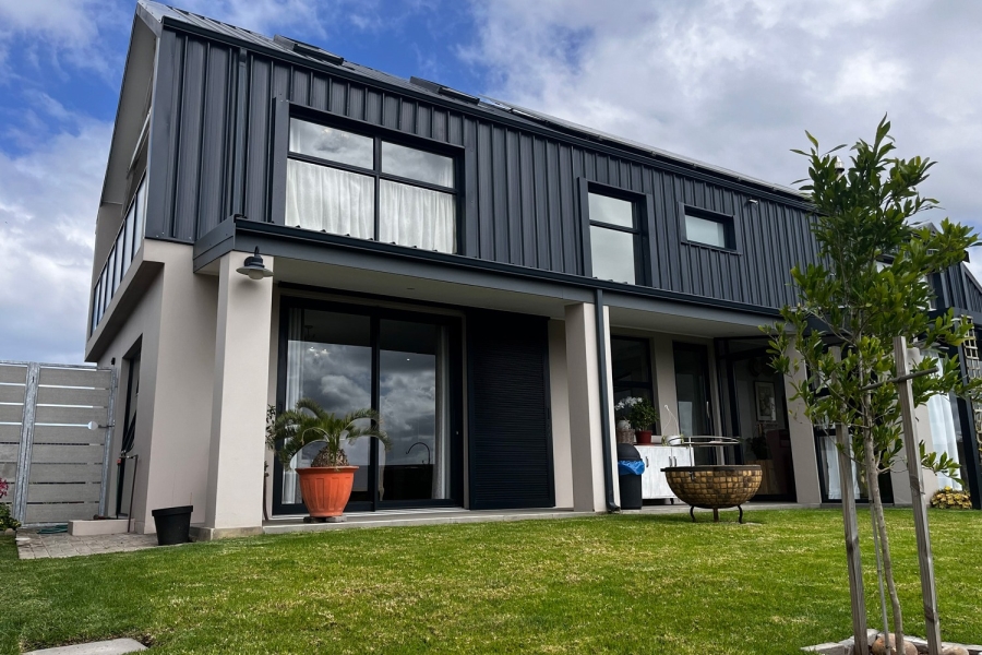 3 Bedroom Property for Sale in Renosterbos Estate Western Cape
